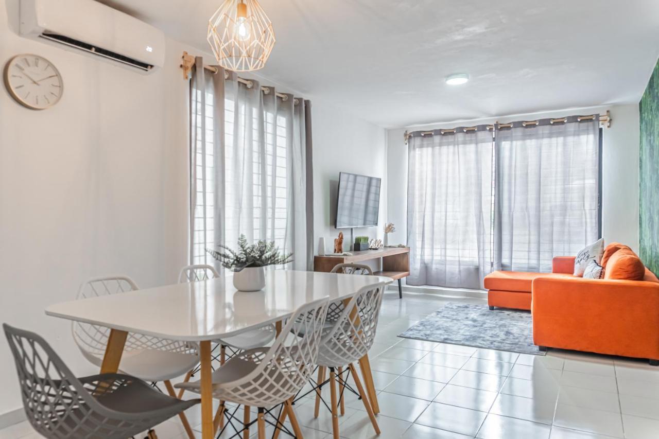 Apartment Pako - Luxurious & Spacious 2 Bedroom Close To The Beach, Free Wi-fi, Ideal Location In Downtown Centro