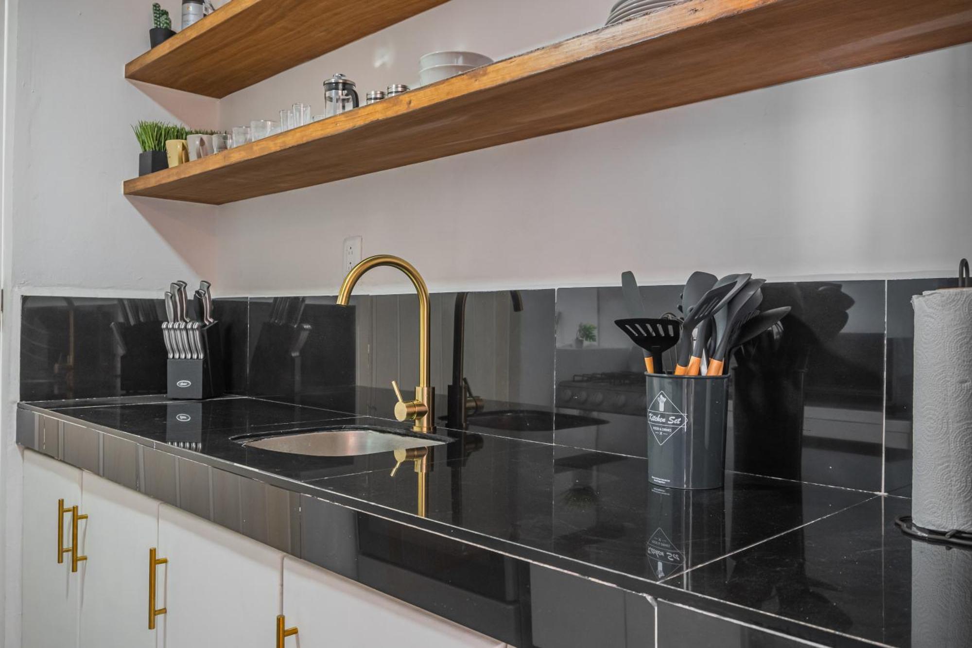 Apartment Pako - Luxurious & Spacious 2 Bedroom Close To The Beach, Free Wi-fi, Ideal Location In Downtown Centro Cancún